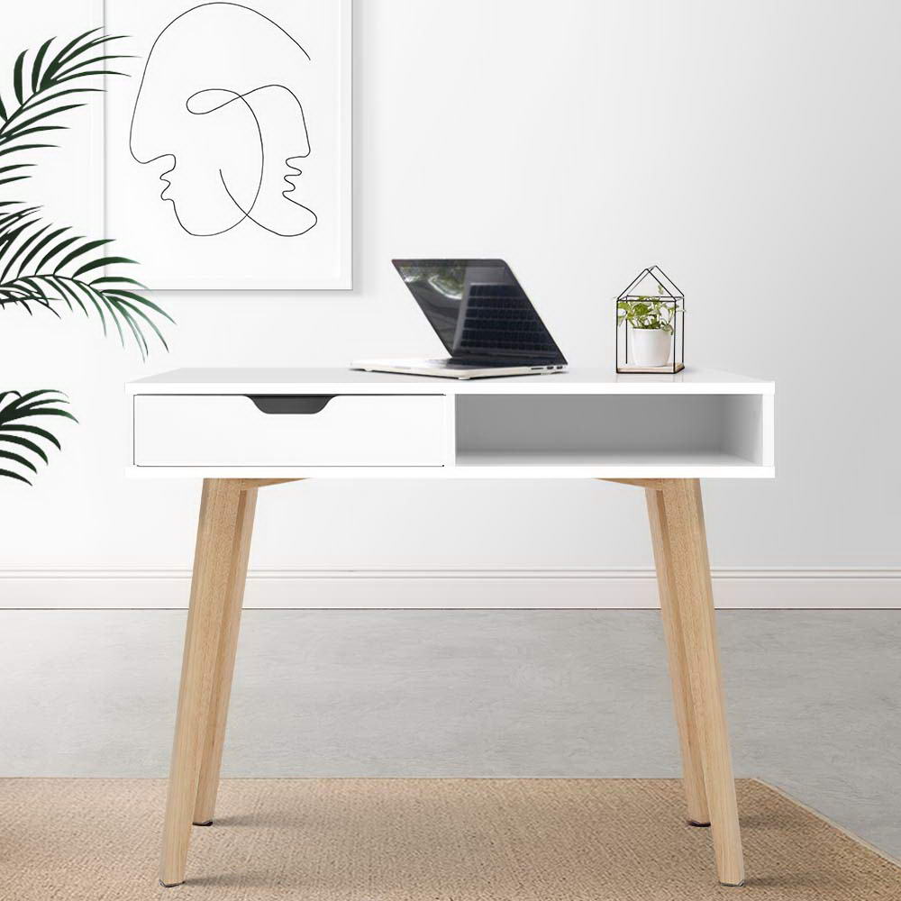 White Wooden computer desk