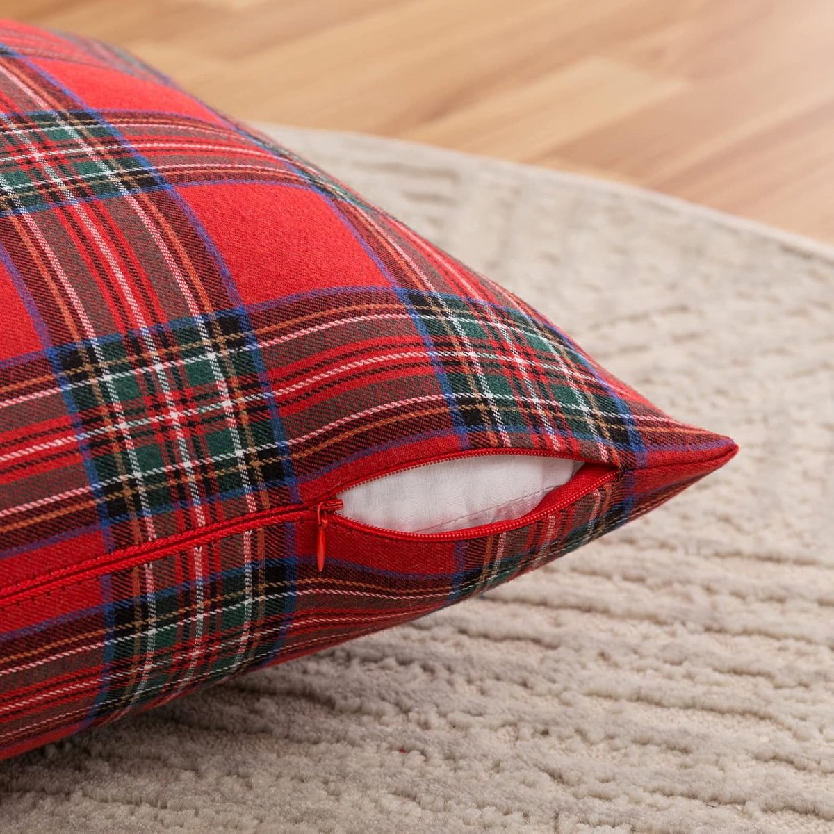Decorative Pillowcases - Tartan Cushion Covers - 45 x 45 cm (18 x 18 inches) - Set of 2 - Invisible Zipper - Perfect for Sofa, Bedroom, Living Room, Christmas, Holiday Decorations