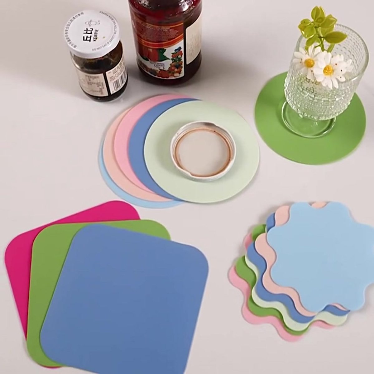 Can Opener - 8 Pieces - Rubber Jar Openers - Rubber Bottle Opener Gripper Pad - Coasters - Cap Opener - Jar Opener - Multifunctional Jar Opener for Seniors - Kitchen Coasters - Aids for the Elderly - Kitchen Aid - Arthritis Weak Hands