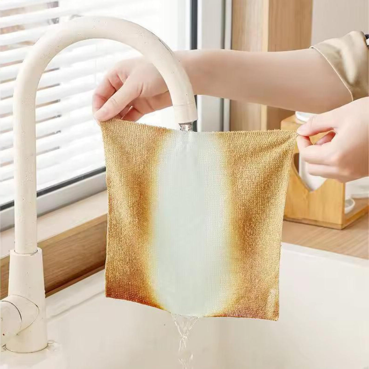 5 PCS Kitchen paper towel/dishcloth/microfiber cleaning cloths | Lint-free | Reusable for home, kitchen, car | Strong water absorption, washable | No streaks, ideal for dishes, glasses, and countertops