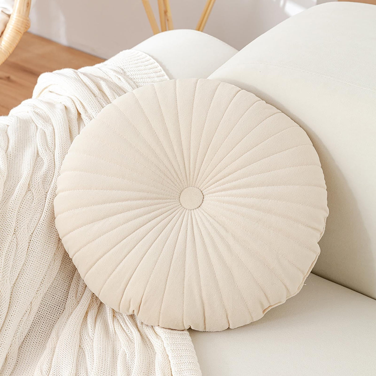 Darzheoy Round Throw Pillow 15.7 inch Decorative Round Velvet Floor Pillows Small Pumpkin Throw Pillow Cushion for Living Room Sofa Bed, Gray Beige