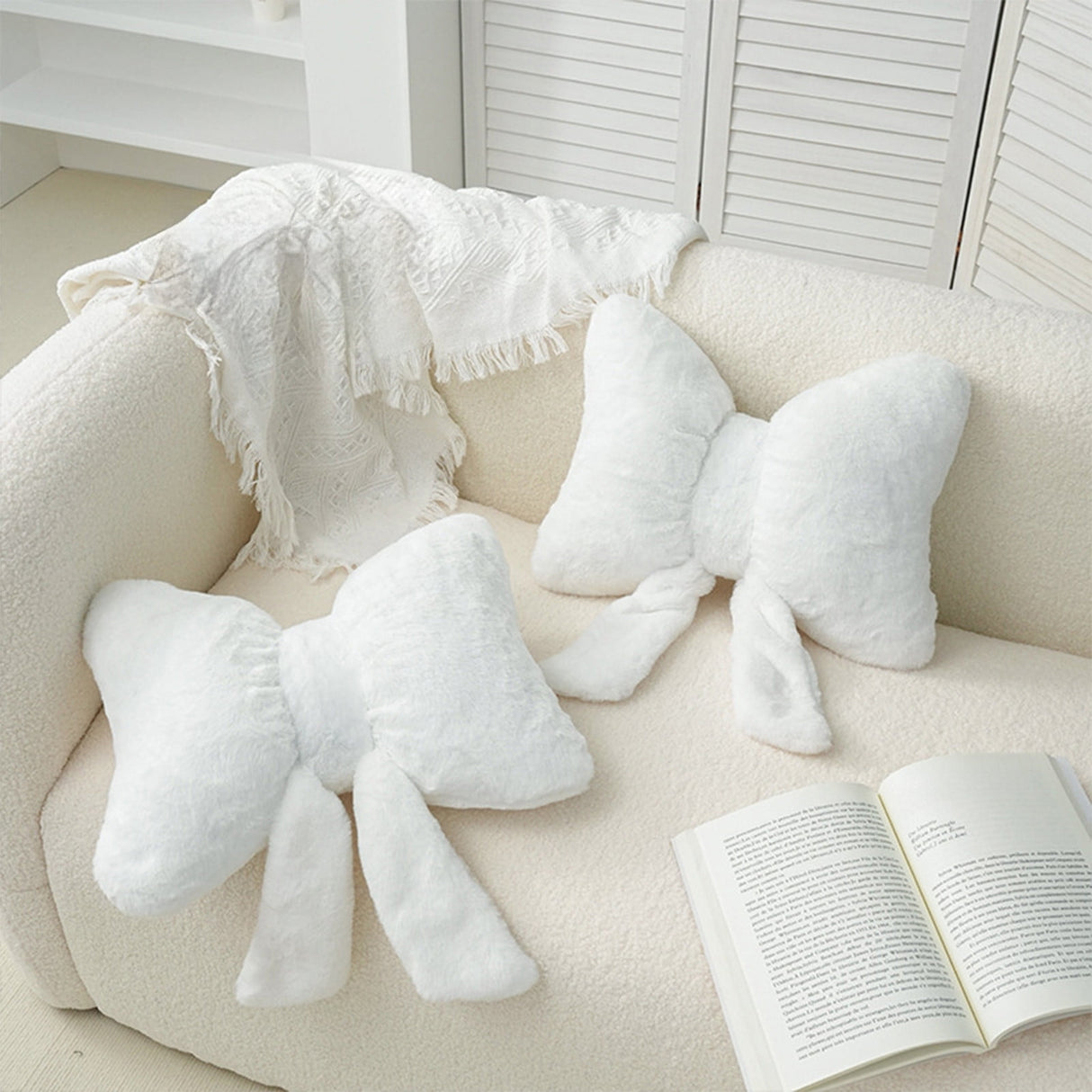 Darzheoy Bow Shaped Throw Pillow Soft Stuffed Bow Christmas Decorations Soft Furry Bow Throw Pillows Cute Bowknot Plush Pillow Home Decor for Couch Living Room Bed White