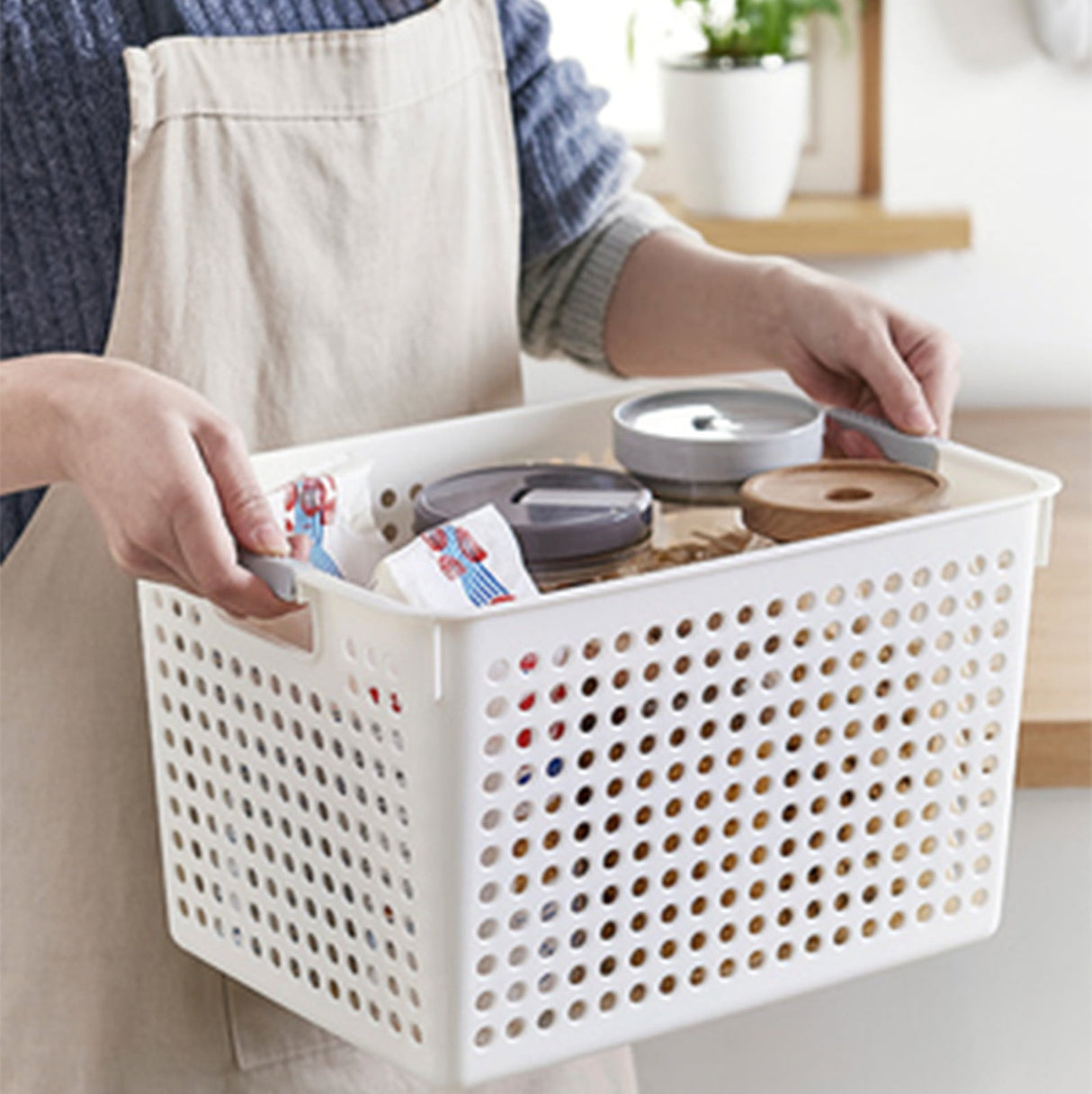 Darzheoy Laundry Basket, 2 pcs Plastic Hamper with Handles, Open Storage Bin to Organize Closets, Cabinets, Pantry, Shelving and Countertop Space, Suitable for Families and Dorms 1PC-White