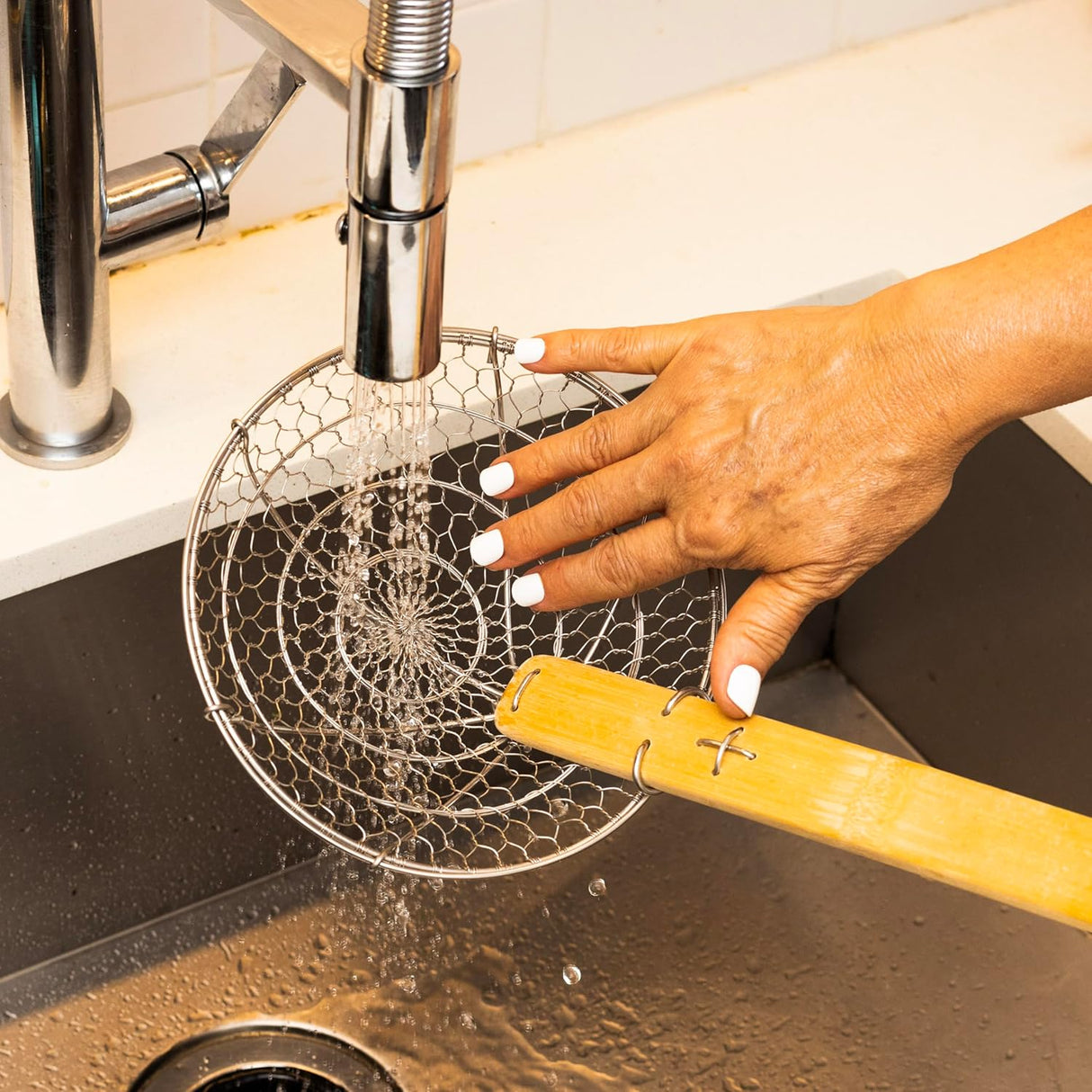 Kitchen Spider Strainer Stainless Steel 5-Inch Wire Basket with Heat-Resistant Bamboo Handle
