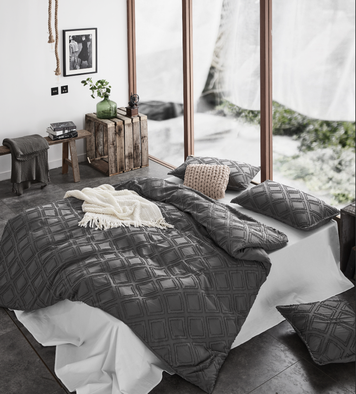 100% Premium Tufted Microfibre Quilt Cover Set - Ultra-Soft, Durable Embroidery Bedding Comforter Set - Machine Washable & Zipper Closure - Smoke - Queen