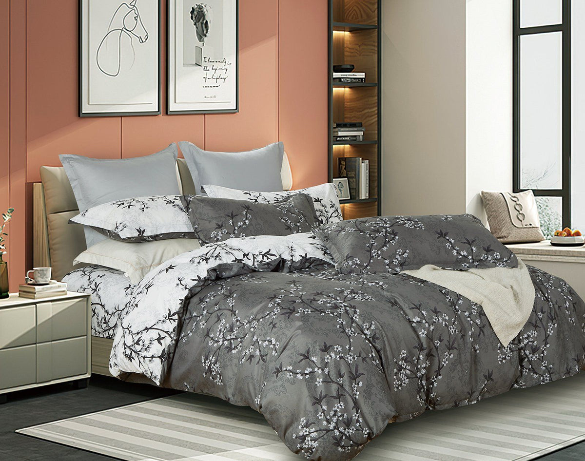 Iyanu Queen Size Quilt/Duvet Cover Set