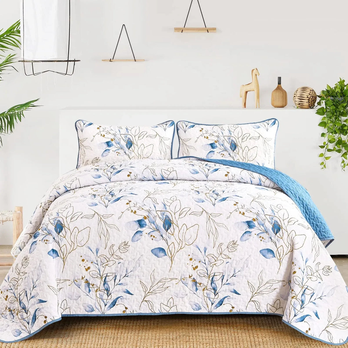 White Blue Botanical Vine Bedspread Coverlet 3 Piece Set