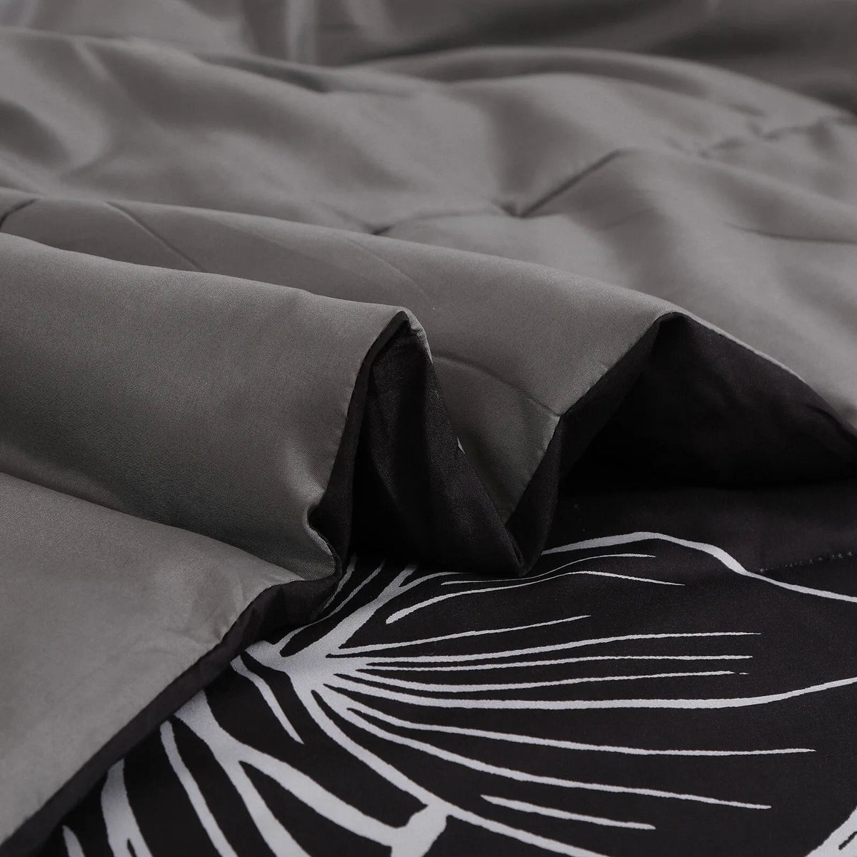 Black Purple Hibiscus Bloom Comforter Quilted Doona Set