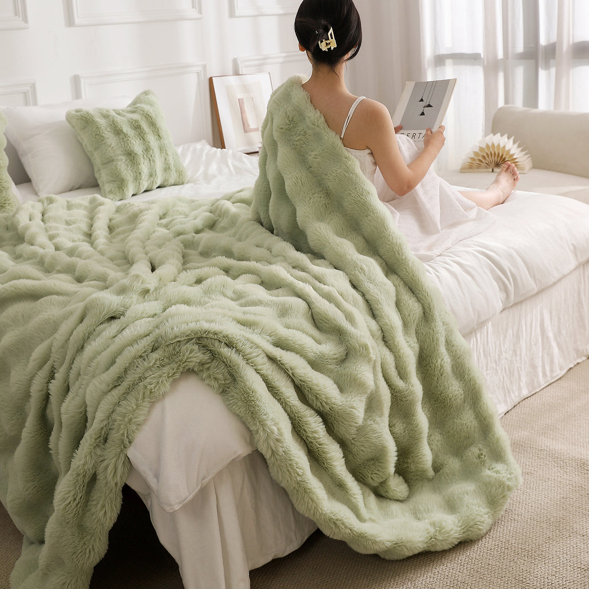 Green Luxury Tuscany Fleece Rabbit Fur Bubble Blanket (180 x 200 CM) - Double-Sided Thickened Soft Plush Bedding & Large Bed Blanket