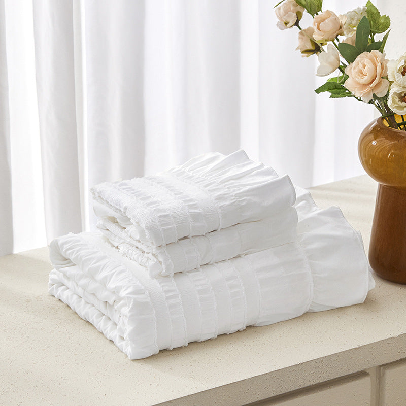 White Elegant Ruffle Seersucker Duvet Cover with 2PCS Pillow Shams - 3-Piece Vertical Stripe Clipped Floral Textured Bedding (King Size 264 x 229 CM)
