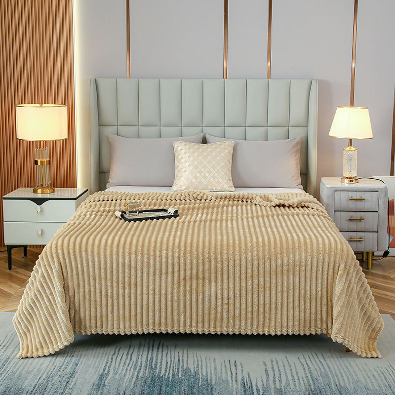 150*200cm Light tan Solid Colour Flannel Throw Blanket - Thick Double-Sided Fleece with Ribbed Texture - Soft throw blanket& Lightweight for Sofa, Bed, Office Nap, Air-Conditioned Rooms - Durable, Machine Washable, Non-Shedding