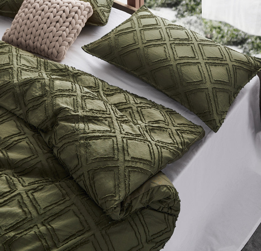 100% Premium Tufted Microfibre Quilt Cover Set - Ultra-Soft, Durable Embroidery Bedding Comforter Set - Machine Washable & Zipper Closure - Khaki Green - King