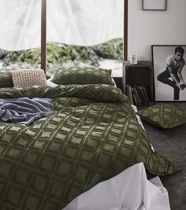 100% Premium Tufted Microfibre Quilt Cover Set - Ultra-Soft, Durable Embroidery Bedding Comforter Set - Machine Washable & Zipper Closure - Khaki Green - King