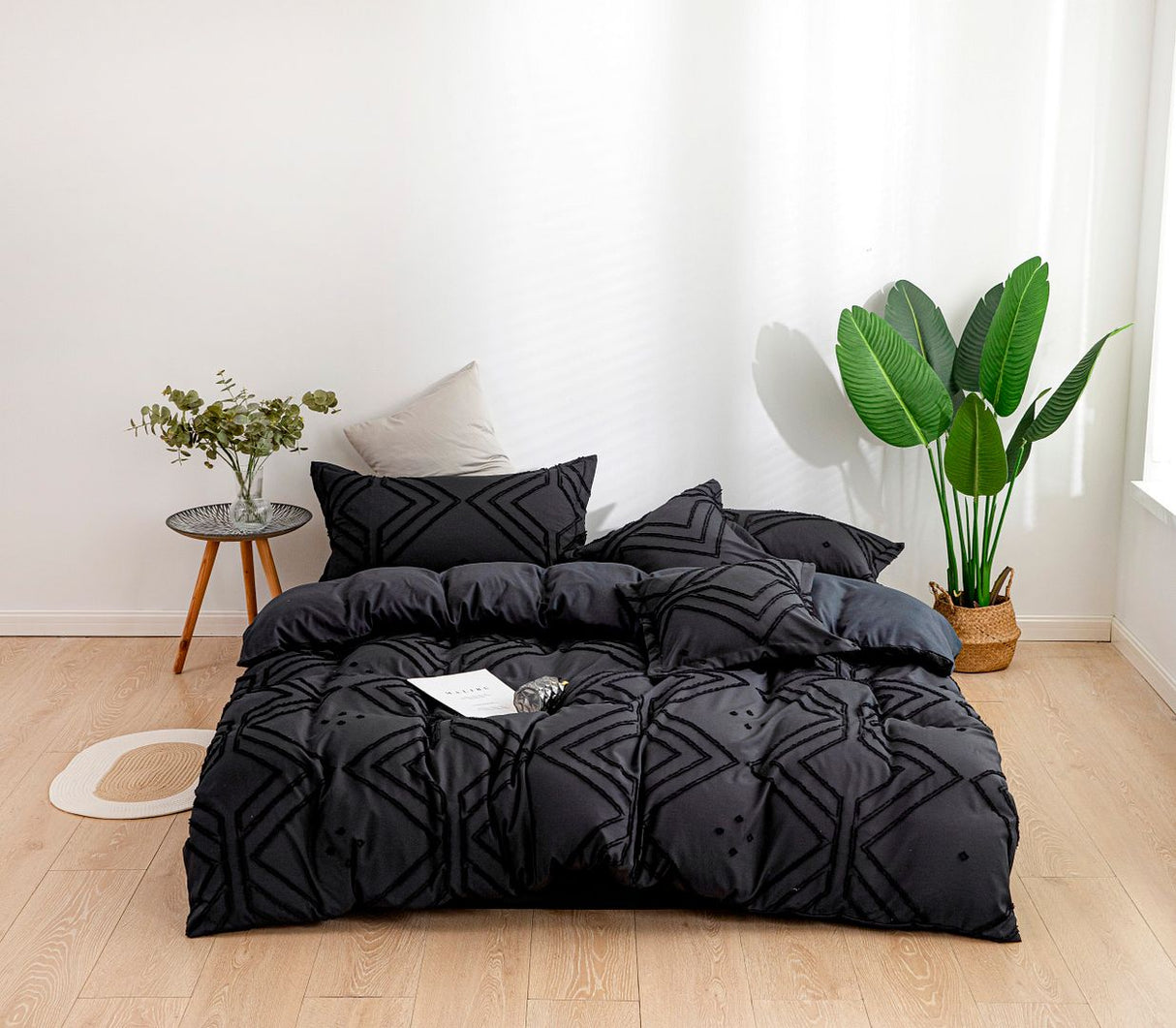 Tufted Textured Jacquard Super King Size Black Duvet Quilt Cover Set