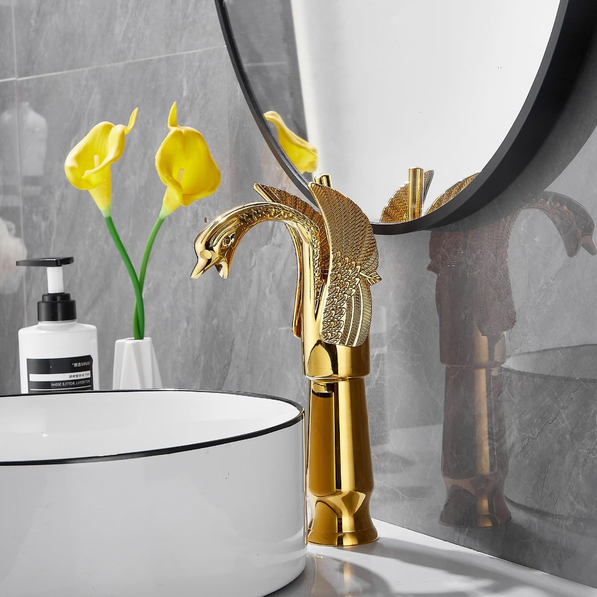Swan-Shaped Single-Handle Single-Hole Vessel Faucet – Deck-Mounted Bathroom Sink Faucet, Tall Model, Elegant Vanity Faucet - Gold - Size 33cm