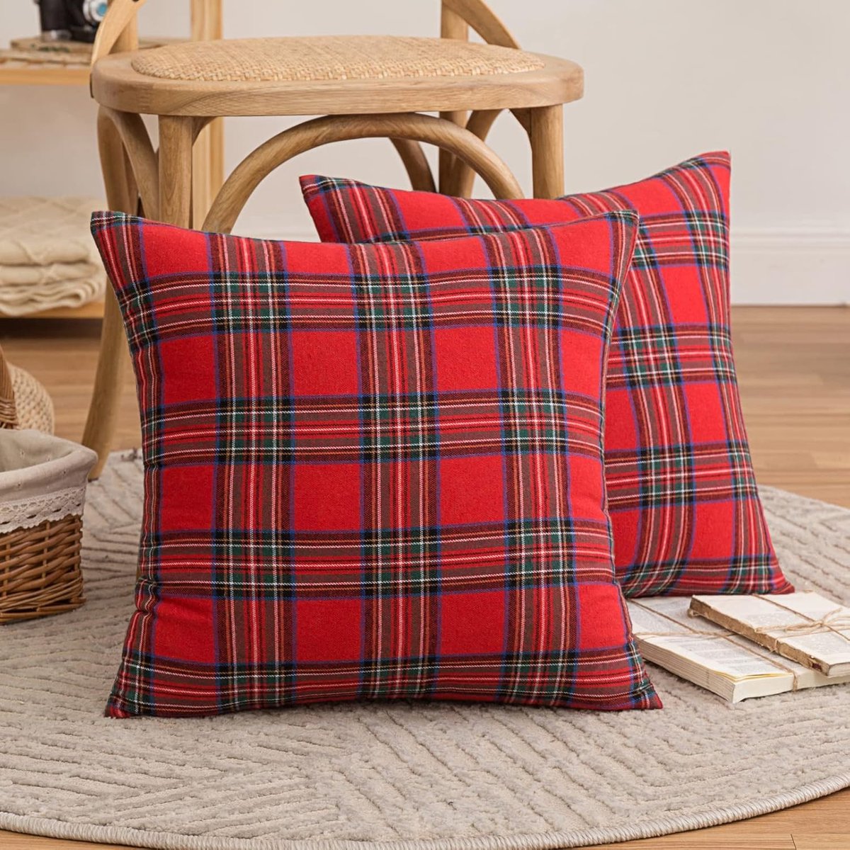 Decorative Pillowcases - Tartan Cushion Covers - 45 x 45 cm (18 x 18 inches) - Set of 2 - Invisible Zipper - Perfect for Sofa, Bedroom, Living Room, Christmas, Holiday Decorations