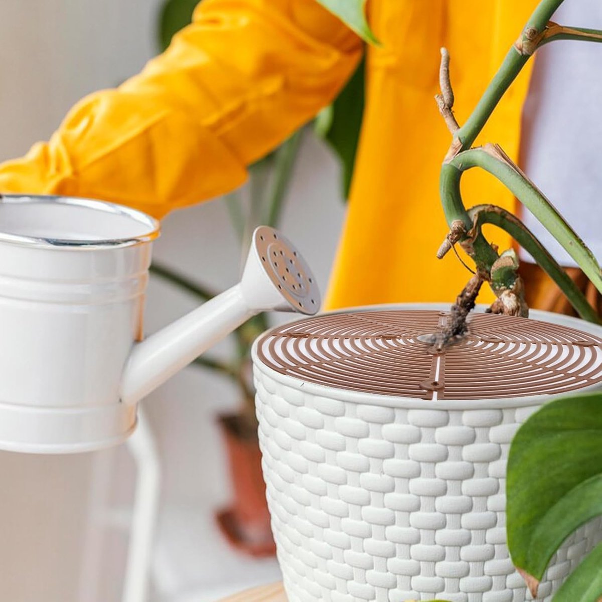 2 pieces - plant pot cover - 30 cm - Flowerpot grid - planter cover set - plantpot grid bottom protectors - with 16 posts - plant covers - for indoor and outdoor gardening - plant protectors - keeps cats and squirrels out of the flowerpot - brown