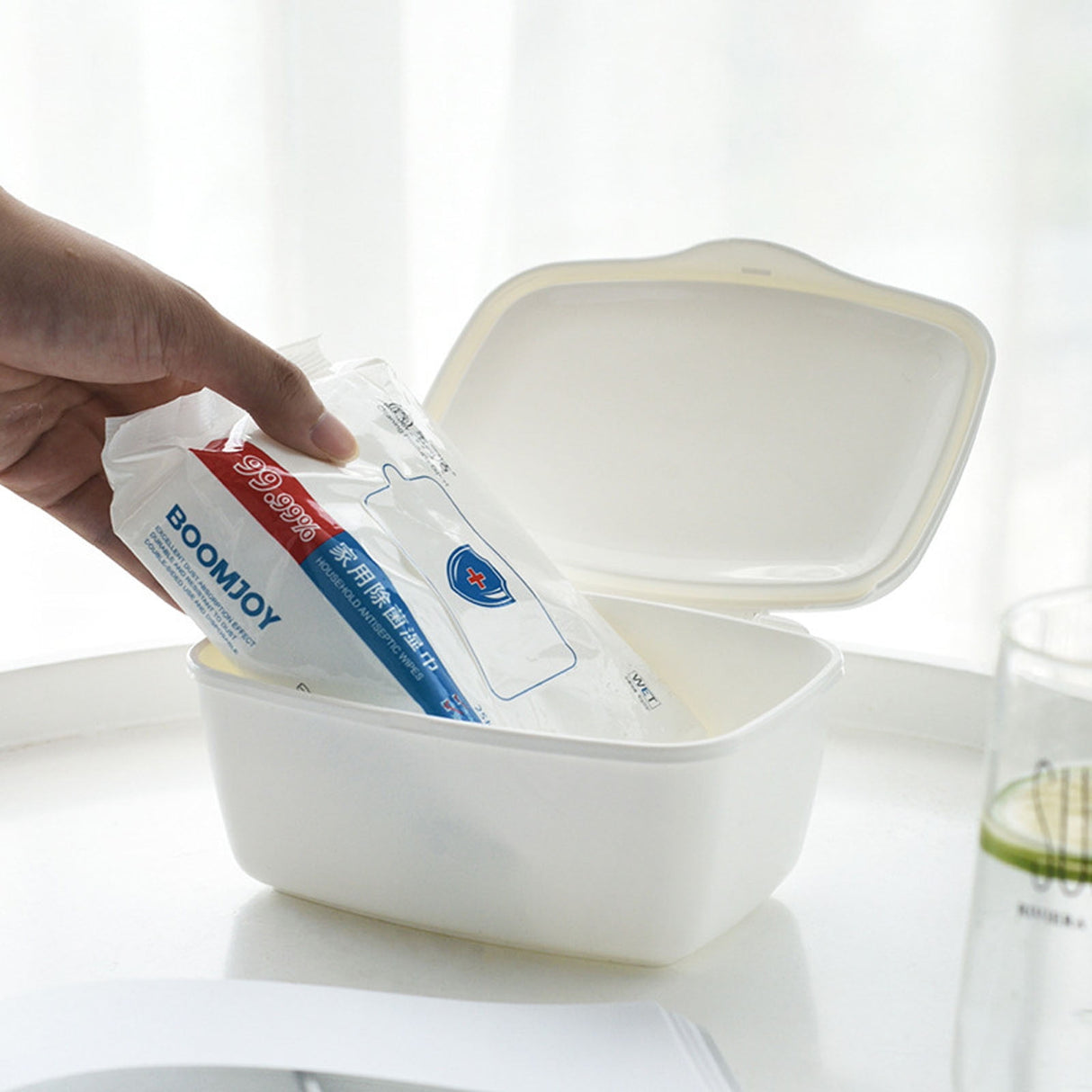 Tyidzon Wipes Dispenser, Wipe Container with Sealing Lid, 7" L x 2.9" W x 5.2" H, Wipe Container Keeps Wipes Fresh