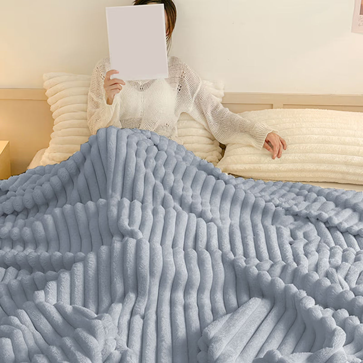 Double Layer Fleece Throw Blanket, Soft Thick Plush Couch and Bed Blanket for Sofa, Home and Winter Comfort, 27.5 x 39.3 in,green