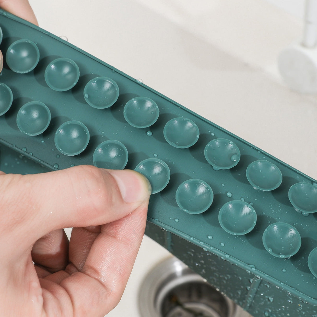 Tyidzon Silicone Sink Splash Guard 19.29X3.54X1.97 Inch Water Splash Guard for Kitchen and Bathroom Kitchen Sink Splash Guard with Suction Cup Green