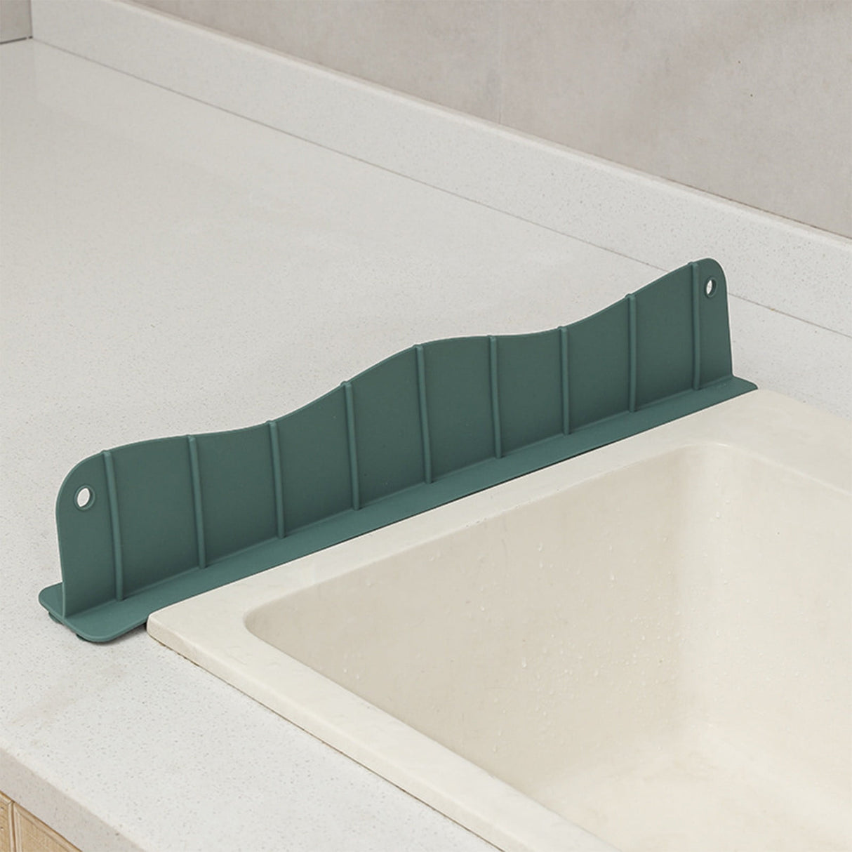 Tyidzon Silicone Sink Splash Guard 19.29X3.54X1.97 Inch Water Splash Guard for Kitchen and Bathroom Kitchen Sink Splash Guard with Suction Cup Green