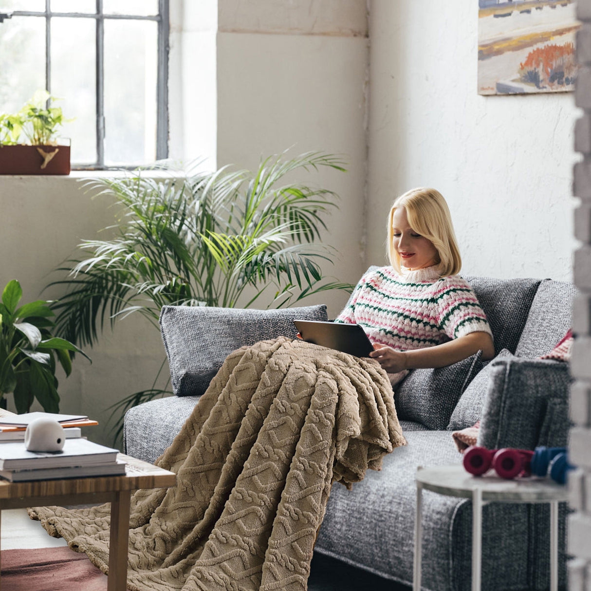 Warm Blankets for Winter, Winter Blankets Queen Size,King Blankets for The Bed, Winter Blankets Queen Size,Super Soft Throw Blankets, Silky Flannel Fleece Bed Blanket Coffee
