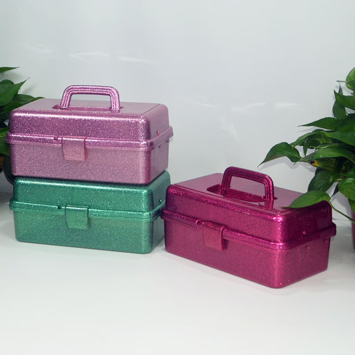 1 Piece Plastic Storage Bins With Lid and Handle, Plastic Latch Storage Box, Stackable Storage Container, Small Plastic, Pink, 33 x 14.5 x 19.5 cm