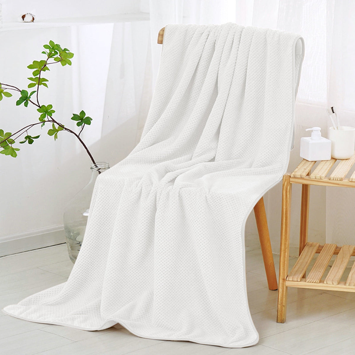 Bath Towel, Oversize Bath Towel, 55×28 Inch Large Microfiber Bath Towels, Soft, Absorbent, and Quick Dry Towels for Bathroom, Pool, Beach, Swim, and Yoga, Large Bathroom Towels for Daily Use 55×28 in White