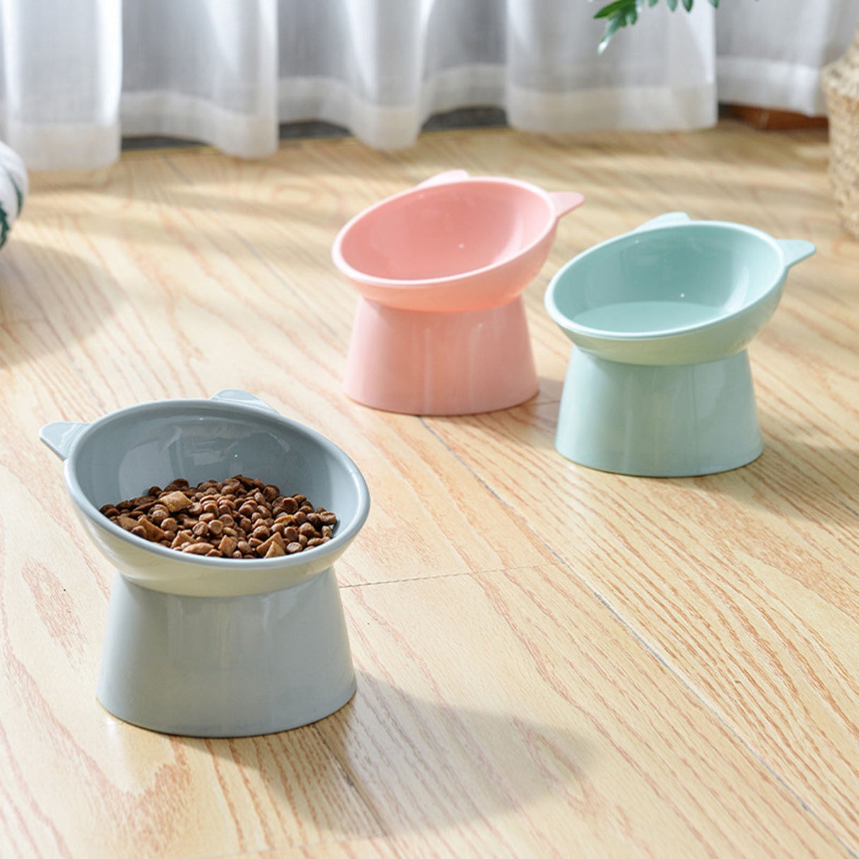 Darzheoy Raised Cat Food Bowl 15 Degrees Elevated Cat Bowls Anti Vomiting Tilted Raised Cat Food Bowl Plastic Slanted Stand Bowls for Pet Feeder Pink