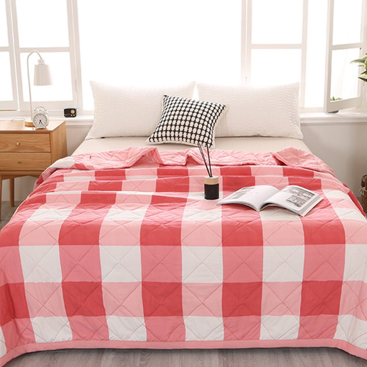 AYktou Reversible Patchwork Quilts Queen Size, 78.74x59.05in Lightweight Plaid Bedspreads Coverlets Quilt Bedding Blanket for All Seasons Red