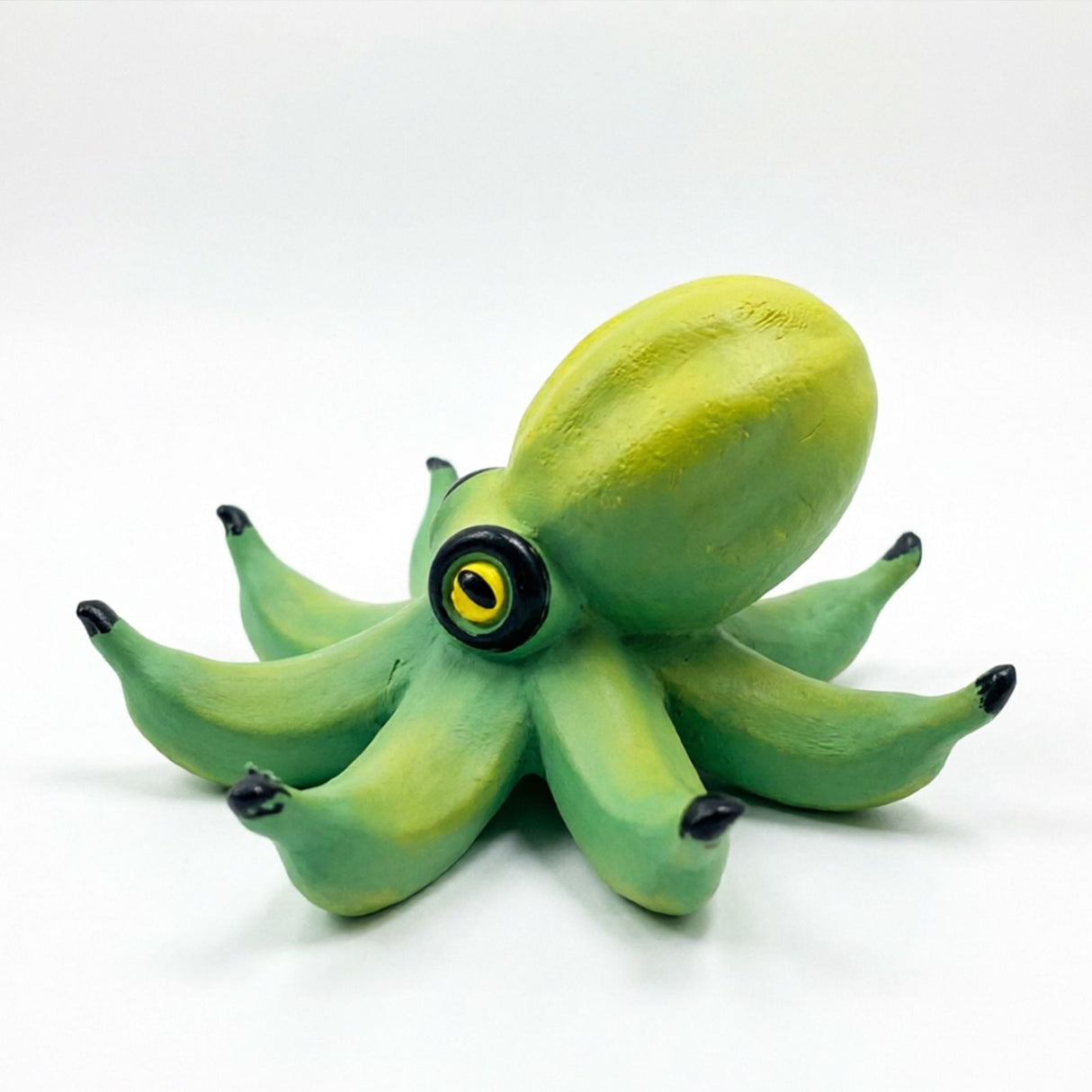Creative Banana Octopus Resin Ornament - Fun Cartoon Pastoral Home Decor, Unique Yellow-Green Desktop Sculpture(Green)