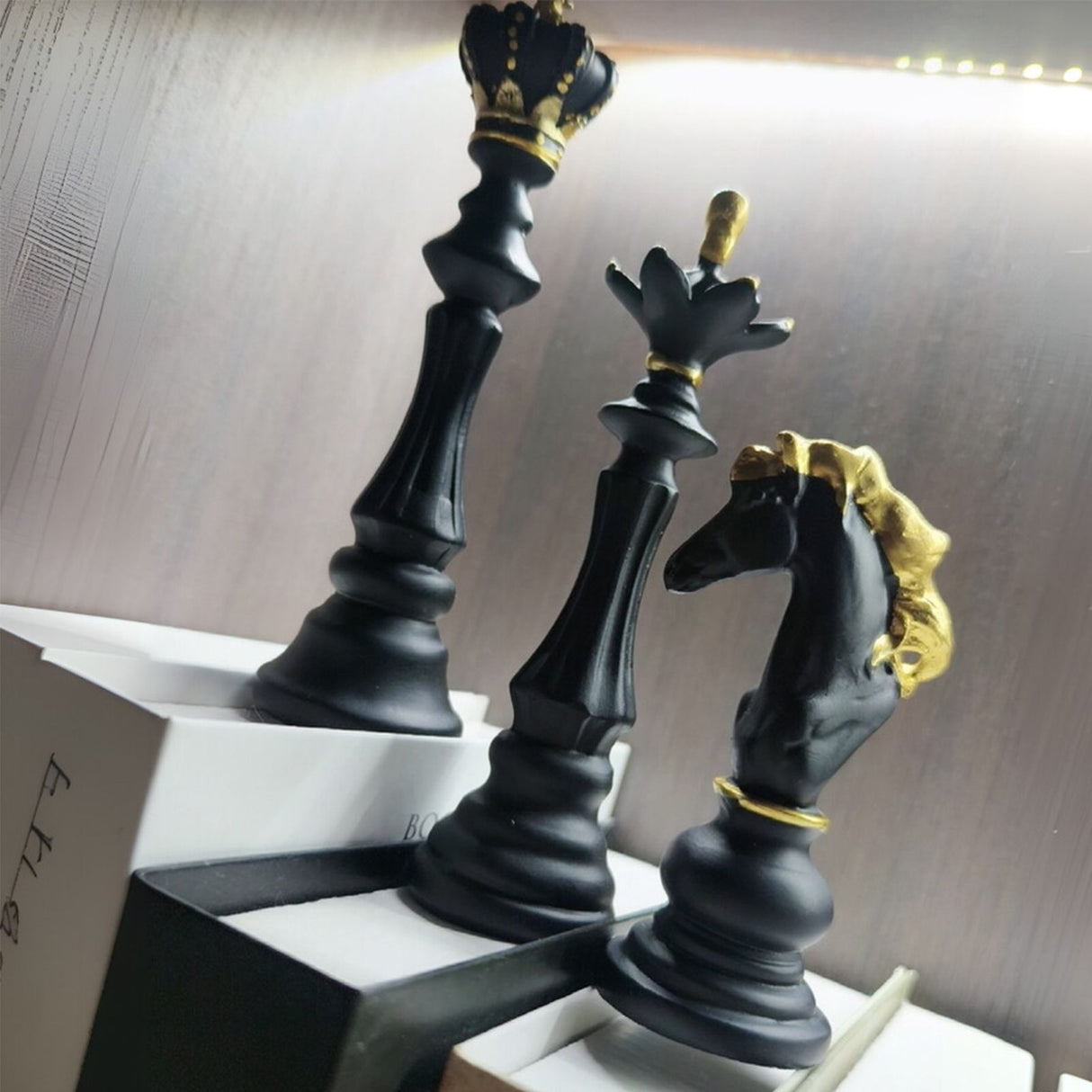 Luxury Resin Chess Piece Statues Set of 3 - King, Queen & Knight Horse Head Sculptures with Gold Trim - Classic Strategy Game Art Decor for Living Room, Study, Office & Bar Cabinet（Black）