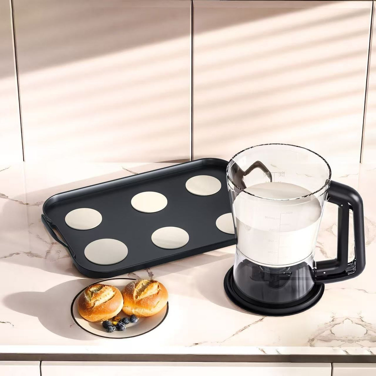 Handheld Batter Dispenser with Measuring Cup, PP Cake Waffle Pancake Batter Separator, DIY Baking Tool.(black)