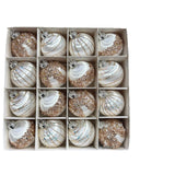 16-Piece Champagne White Hand-Painted Christmas Ornaments: 6cm lightweight plastic, shatterproof and durable, hand-painted with gold threads and glitter in 4 elegant designs, versatile and refined, perfect for decorating Christmas trees and home ambiance.
