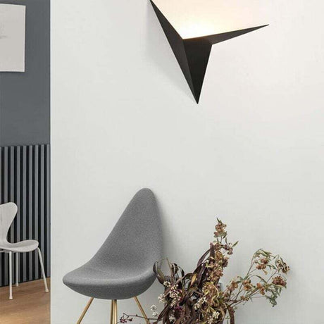 3W LED Indoor Wall Light, Creative Triangle Shape, Black Wall Lamp, 3000K Warm White, Modern Metal Wall Light for Bedroom, Living Room, Staircase
