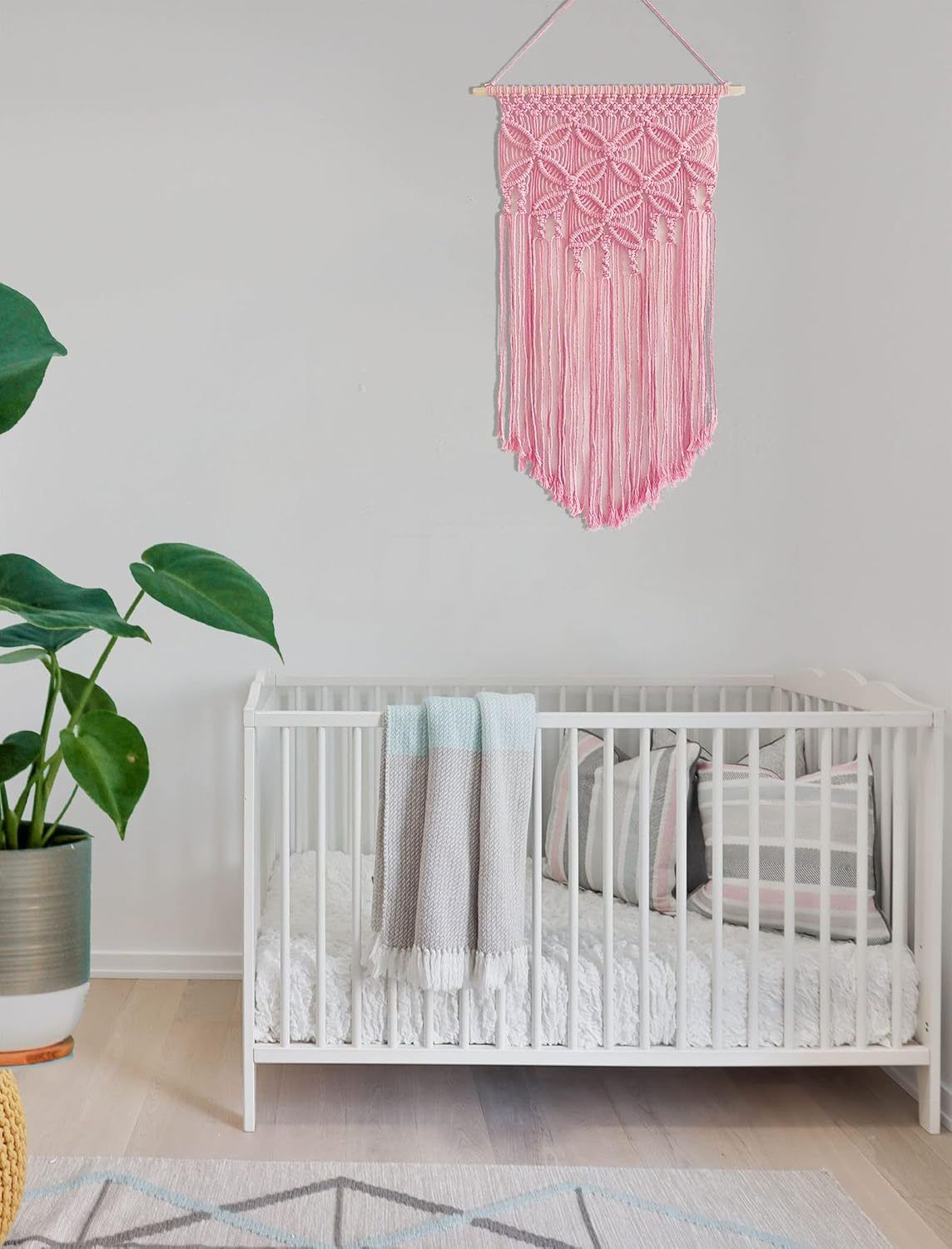 Light Pink Large Macrame Wall Hanging, Boho Woven Tapestry Wall Art, 40 x 70 cm Bohemian Wall Decor for Living Room & Bedroom
