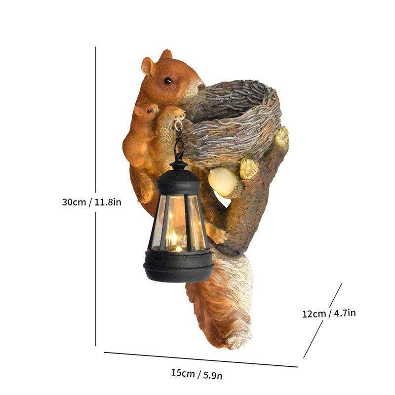 Retro Squirrel Lantern Solar-Powered Outdoor Wall Light, Solar-Powered with Light Sensor, Outdoor Garden and Courtyard Wall Decor, Balcony and Tree-Mounted Ambiance Night Light, Courtyard Statue and Ornament
