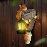 Retro Squirrel Lantern Solar-Powered Outdoor Wall Light, Solar-Powered with Light Sensor, Outdoor Garden and Courtyard Wall Decor, Balcony and Tree-Mounted Ambiance Night Light, Courtyard Statue and Ornament