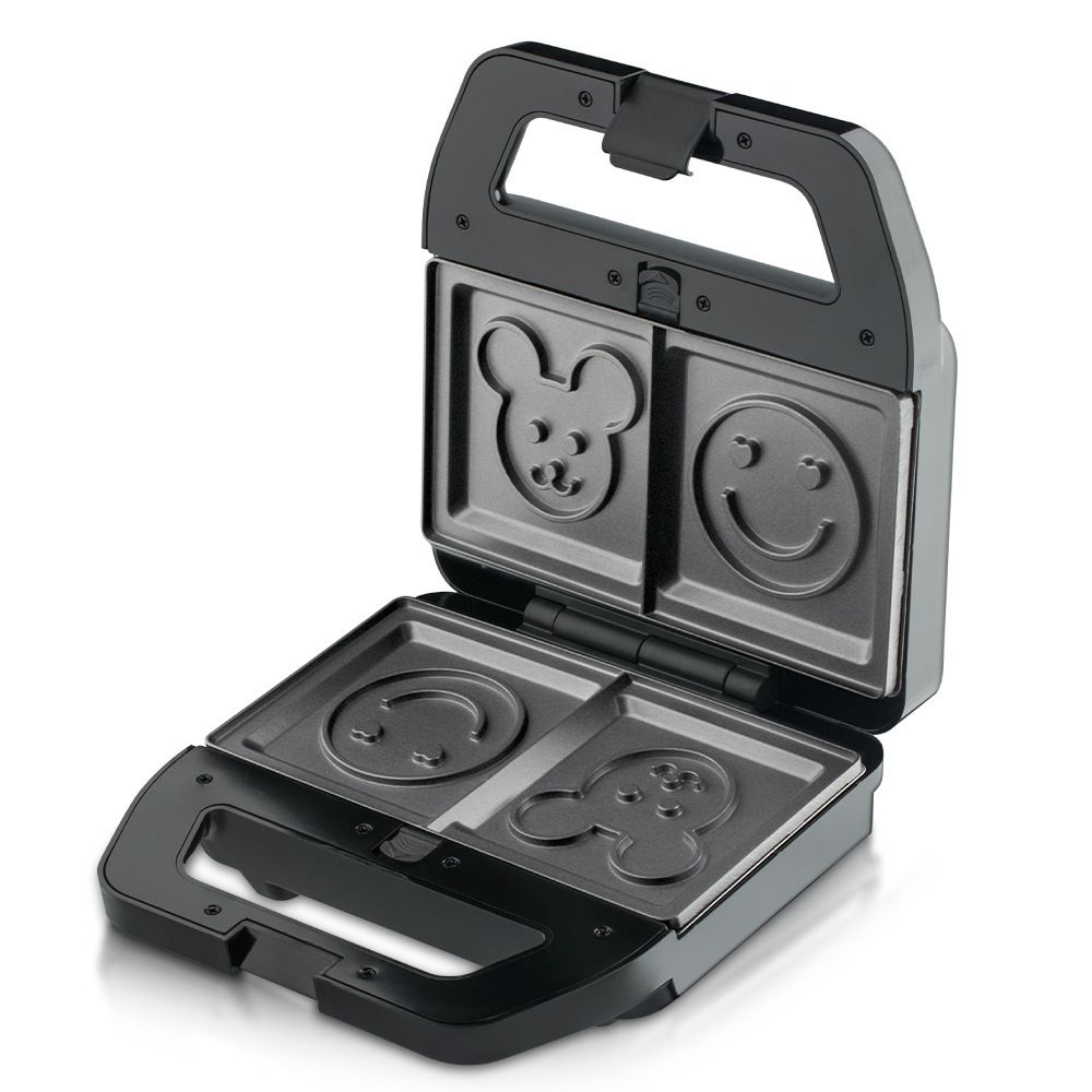 6-in-1 Multifunctional Sandwich Maker with Interchangeable Non-Stick Plates for Waffles, Paninis, Donuts, Madeleines and Cartoon Snacks, Compact Countertop Appliance for Quick Family Meals (Silver)