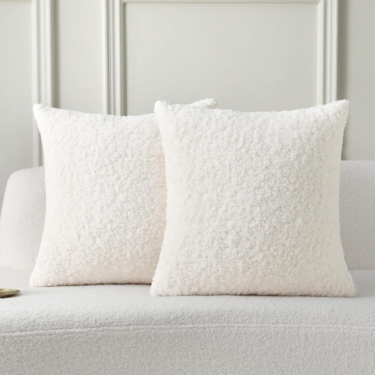 2 artificial fur pillowcases, soft pillowcases, decorative wool roll pillowcases, suitable for beds, sofas, living rooms, white（without pillow core）