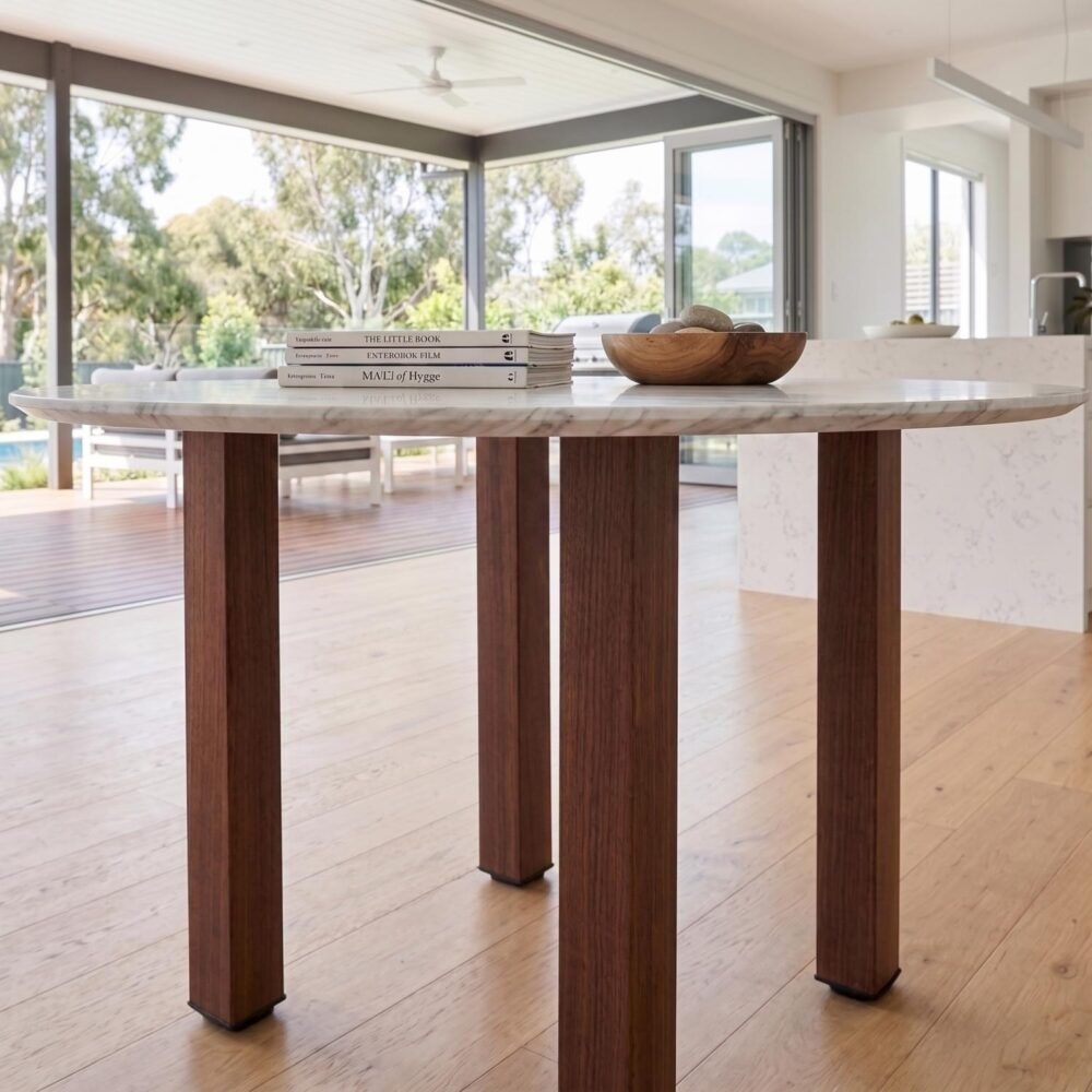 Willowmarble Round Dining Table