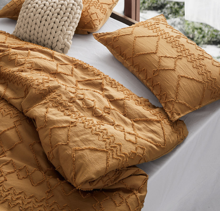 100% Premium Tufted Microfibre Quilt Cover Set - Ultra-Soft, Durable Embroidery Bedding Comforter Set - Machine Washable & Zipper Closure - Caramel - Double