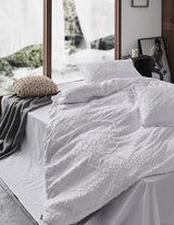 100% Premium Tufted Microfibre Quilt Cover Set - Ultra-Soft, Durable Embroidery Bedding Comforter Set - Machine Washable & Zipper Closure - White - Double