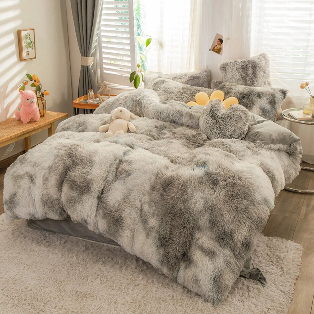 Grey Asteria Botanical Quilt / Doona / Duvet Cover set