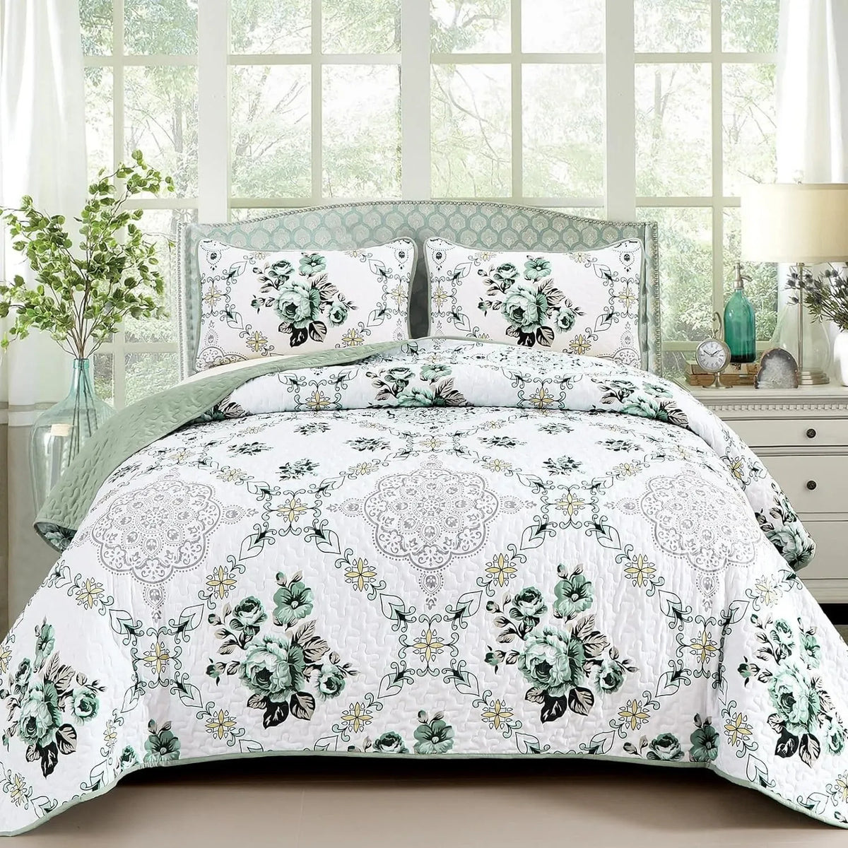 Sage Fiore Medallion Bloom Quilt / Doona / Duvet Cover set