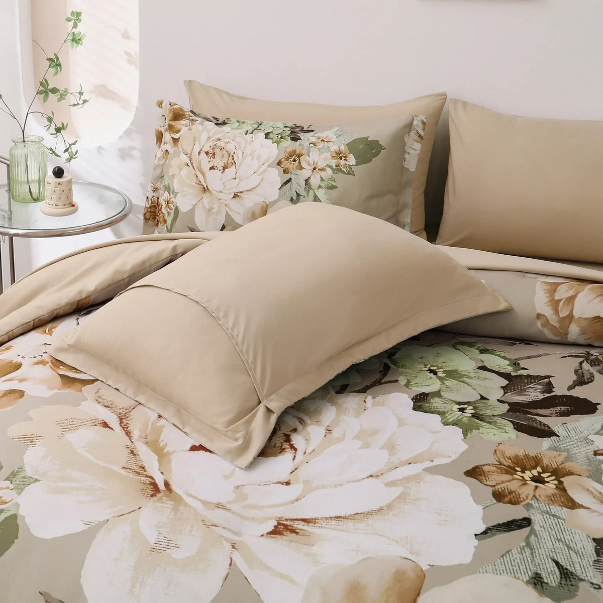 Beige Magnolia Garden Quilt / Doona / Duvet Cover set