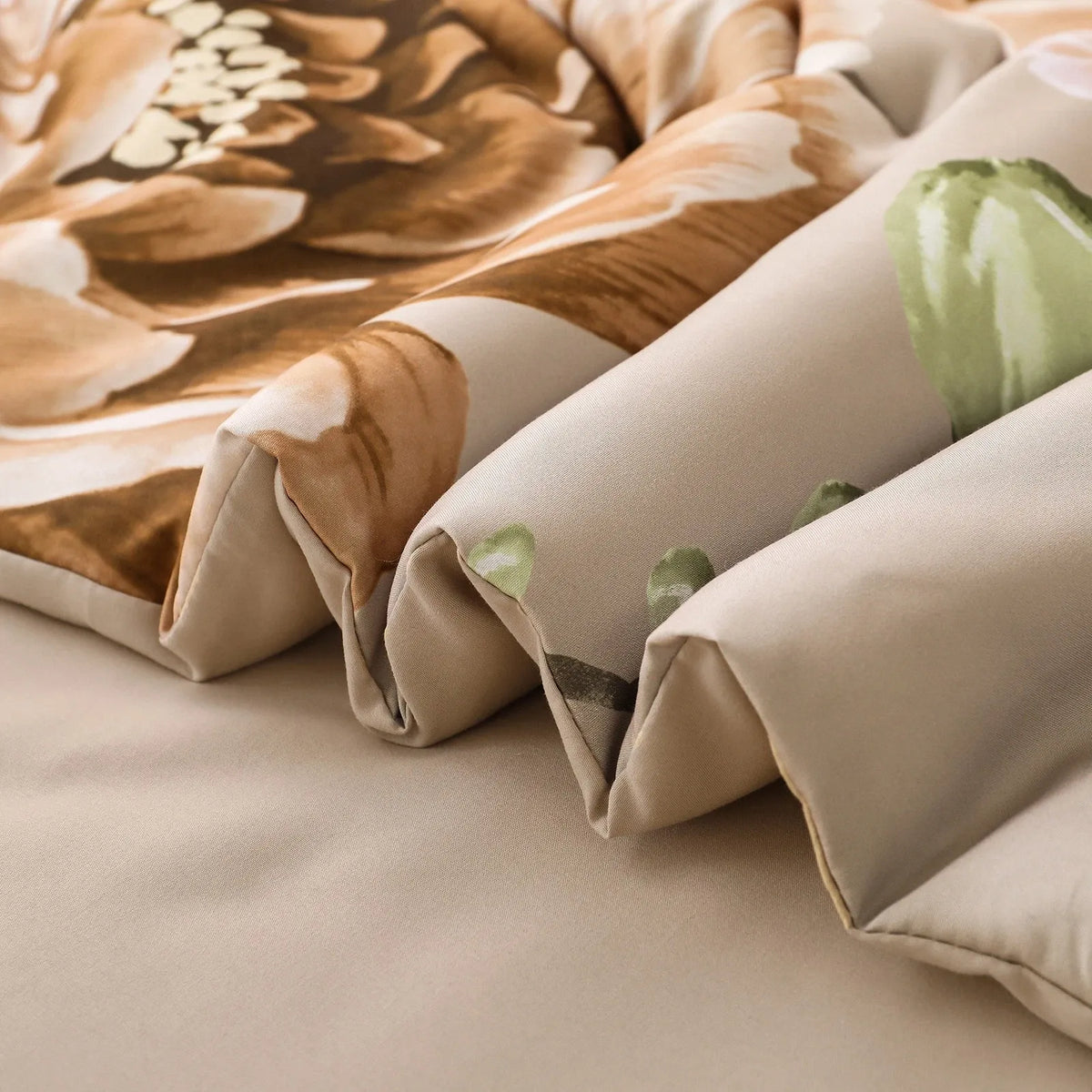 Beige Magnolia Garden Quilt / Doona / Duvet Cover set