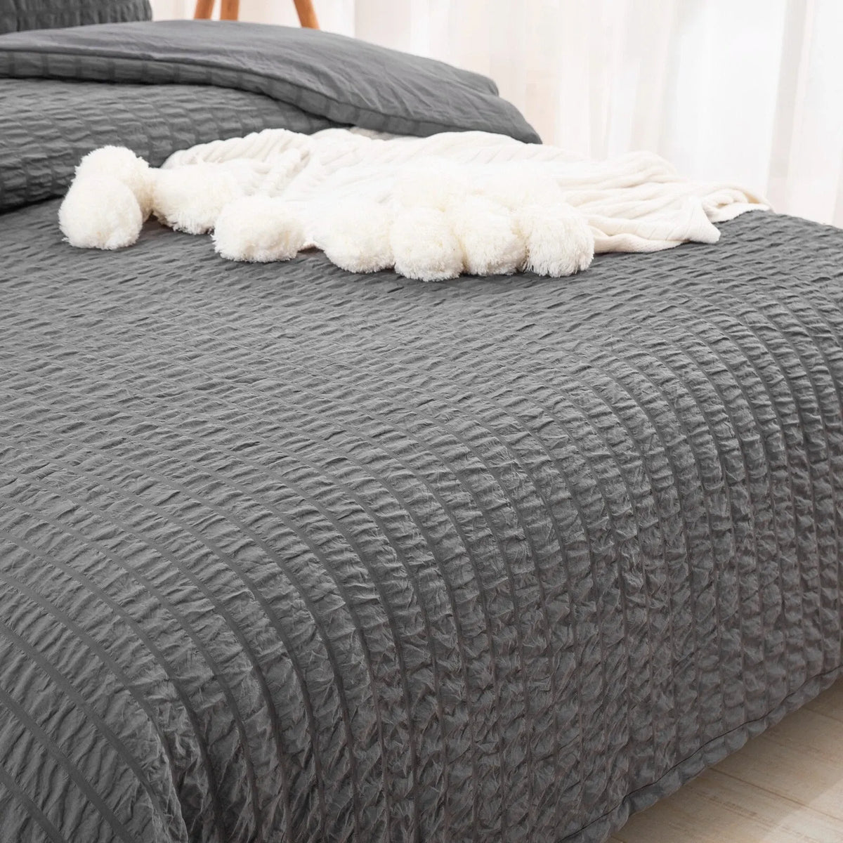 Seersucker Dark Geneva Elegance Quilt / Doona / Duvet Cover set