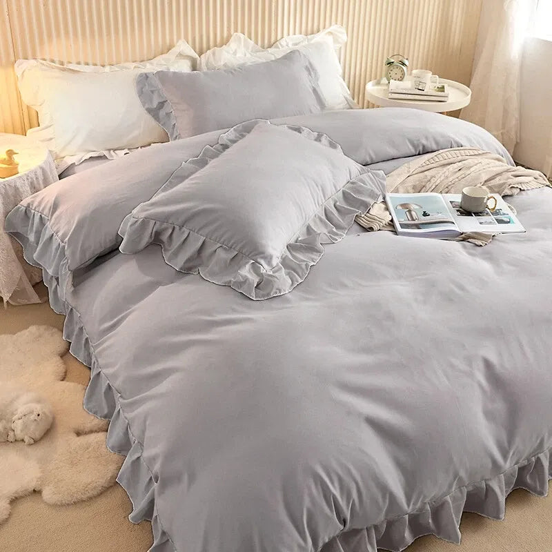 Ruffled Edge Tuscany Elegance Quilt / Doona / Duvet Cover set