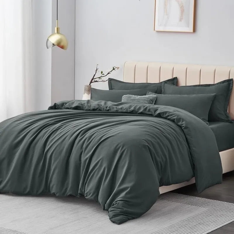 Bloomscape Venetian Leaf Quilt / Doona / Duvet Cover set